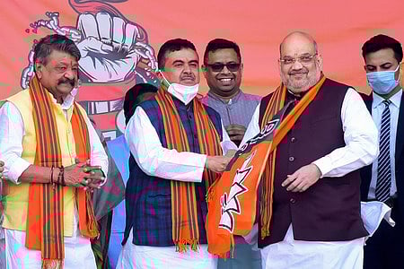 மேற்கு வங்கம், மிதுனபுரியில் அமித் ஷா முன்னிலையில் பாஜகவில் இணைந்த சுவேந்து அதிகாரி.