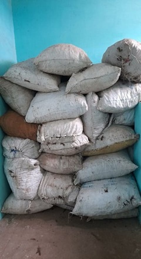 ரூ.10.40 லட்சம் மதிப்பிலான புகையிலை பொருள்கள் பறிமுதல்