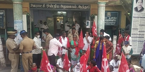 மாா்க். கம்யூ. போராட்டம்