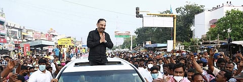 வருமான வரி செலுத்தியது தொடர்பாக வருமான வரித்துறைதான் என்னிடம் கேள்வி கேட்க வேண்டும் என்று மநீம தலைவர் கமல் தெரிவித்துள்ளார்