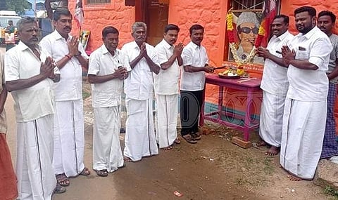 கிளாங்காட்டில் எம்ஜிஆர் நினைவு நாள் அனுசரிப்பு