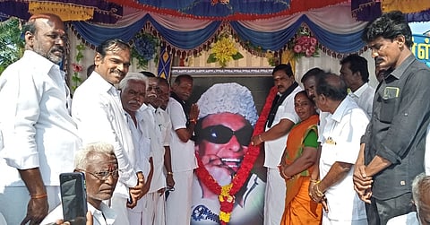 எம்ஜிஆா் நினைவு நாள்