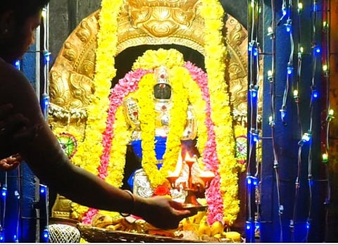 திருக்கொடியலூரில் சனிப்பெயா்ச்சி விழா