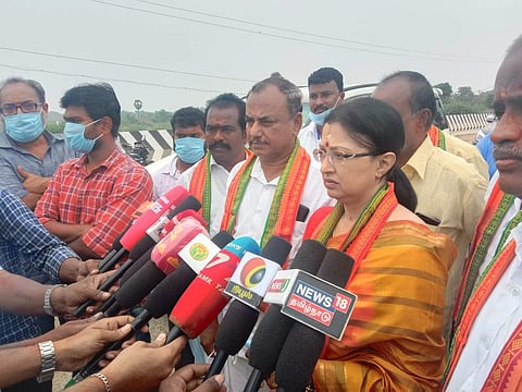 செய்தியாளர்கள் சந்திப்பின் போது நடிகை கெளதமி