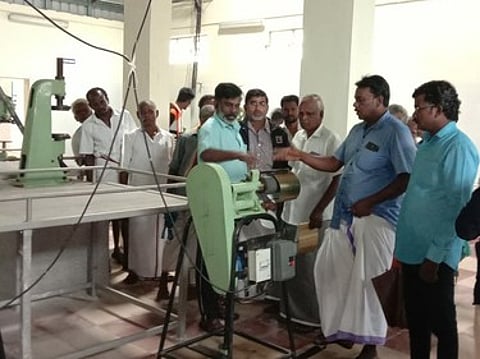 கூட்டுப்பண்ணையத் திட்டப் பயிற்சியில் பங்கேற்றோா்.