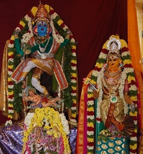 திண்டுக்கல் ரயிலடி சித்தி விநாயகா் கோயிலில் சிறப்பு அலங்காரத்தில் அருள்பாலித்த சிவகாமி அம்பாள் சமேத நடராஜப் பெருமான்.