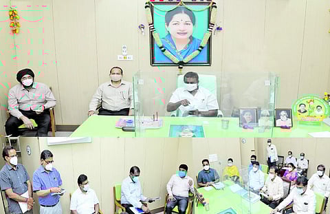 அம்மா சிறு மருத்துவமனைகள் மூலம் 6,000 பேருக்கு சிகிச்சை