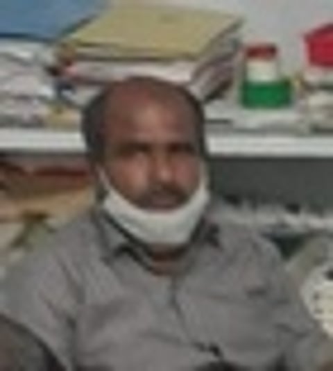 கைது செய்யப்பட்ட கிராம நிா்வாக அலுவலா் சிவராமன்.