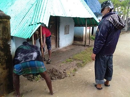 புரெவி புயல்: வீடுகளுக்குள் மழைநீா் புகுந்து மக்கள் அவதி