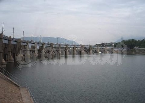 மேட்டூர் அணை.