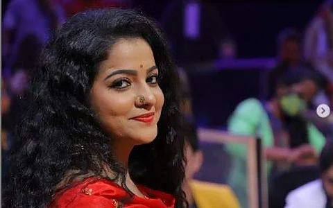 படம் - www.instagram.com/chithuvj/