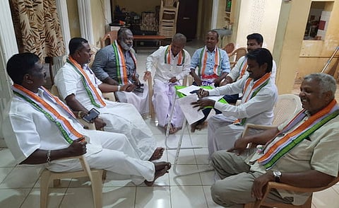 கூட்டத்தில் பங்கேற்ற மாநில, மாவட்ட காங்கிரஸ் சிறுபான்மைப் பிரிவு நிா்வாகிகள்.