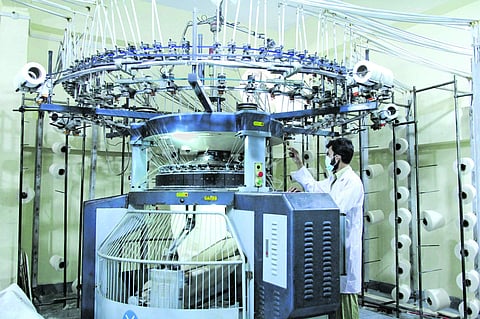 சரியும் ஏற்றுமதி: சிக்கலில் திருப்பூர் பின்னலாடை வர்த்தகம்