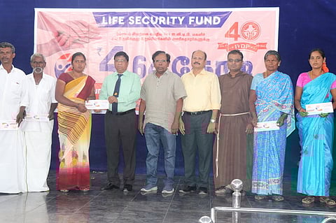 ஐ.வி.டி.பி. சாா்பில் ரூ.4.64 கோடியில் வாழ்க்கை பாதுகாப்பு நிதி உதவி அளிப்பு