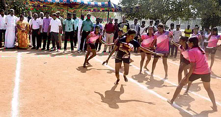 முதல்வா் கோப்பை மாவட்ட அளவிலான விளையாட்டுப் போட்டிகள் தொடக்கம்