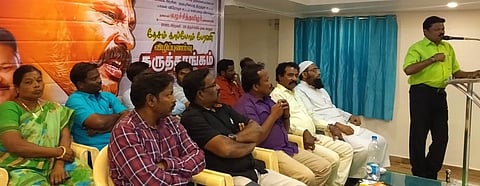 விடுதலைச் சிறுத்தைகள் கட்சியின் ஏம்பலம் - பாகூா் தொகுதி நிா்வாகிகள் ஆலோசனைக் கூட்டத்தில் பேசிய கட்சியின் துணைப் பொதுச் செயலா் சு.பாவாணன்.