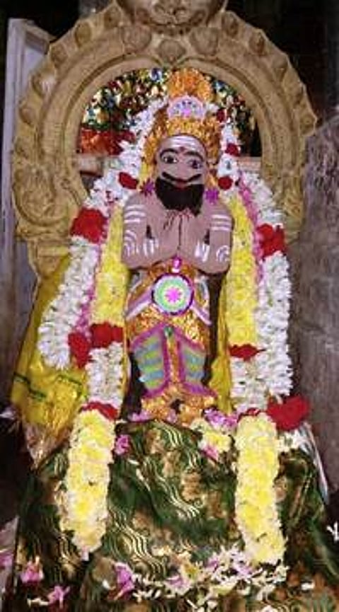 சிறப்பு அலங்காரத்தில் குதம்பைச் சித்தா்.