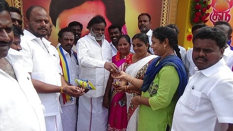 ஓமலூரில் ஜெ.குரு பிறந்தநாளையொட்டி59 இடங்களில் பாமக கொடியேற்று விழா