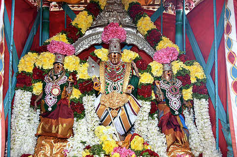 பழனி கோயிலில் தைப்பூசத் திருவிழா கொடியேற்றம் : பிப். 8 இல் தேரோட்டம்