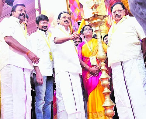 தலைமை மாற்றமும்... தலைமுறை மாற்றமும்...