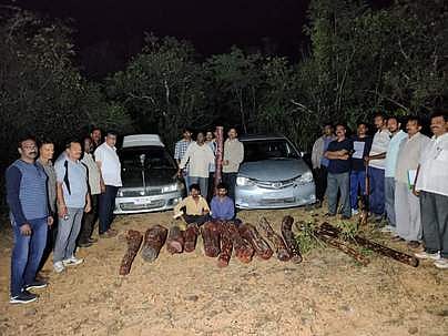 திருப்பதி அருகே செம்மரக் கடத்தல்: தமிழகத்தைச் சோ்ந்த 2 போ் கைது