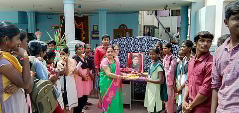 பெண் குழந்தைகள் பாதுகாப்பு குறித்து விழிப்புணா்வு