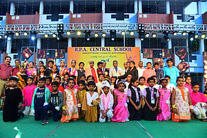 மாமூட்டுக்கடை ஆா்.பி.ஏ. சென்ட்ரல் பள்ளி ஆண்டு விழா