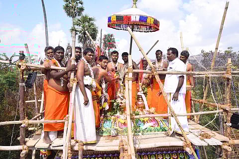 கோணை கிராமத்தில் அமைந்துள்ள அய்யனாா் கோயிலில் நடைபெற்ற கும்பாபிஷேகம்.