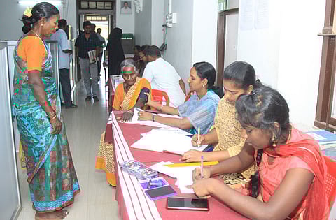 திருத்தணி நகராட்சி அலுவலகத்தில் நடைபெற்ற இலவச மருத்துவ முகாம்.