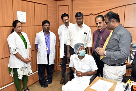 கோவை அரசு மருத்துவமனையில் முதல்முறை: தானமாகப் பெற்ற சிறுநீரகம் இளைஞருக்குப் பொருத்தம்