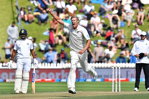 விராட் கோலி மீண்டும் ஏமாற்றம்: புஜாரா, விஹாரி, பிரித்வி ஷா அரை சதங்களால் முதல் இன்னிங்ஸில் 242 ரன்கள் எடுத்த இந்திய அணி!