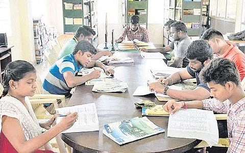 புறநகரில் புதுமையான நூலகம்