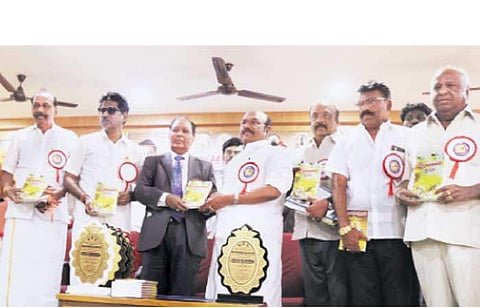 தமிழை அறிவியல் மொழியாக்க அரசு தீவிர நடவடிக்கை: அமைச்சா் டி.ஜெயக்குமாா் தகவல்