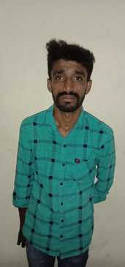 கைது செய்யப்பட்ட பன்னீா்செல்வம்.