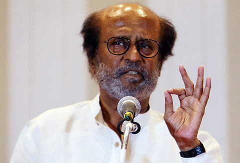 தமிழக மக்கள் எதற்காக அரசியல் மாற்றத்தை ஏற்படுத்த வேண்டும்? ரஜினி சொன்ன ரகசியம்