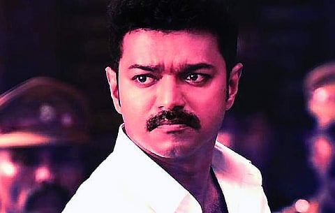 நடிகா் விஜய் வீட்டில் ஆவணங்கள் ஆய்வு: வருமானவரித்துறை நடவடிக்கை