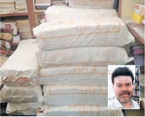 ரூ. 2 லட்சம் குட்கா பொருள்கள் பறிமுதல்