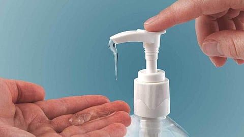 வீட்டிலேயே இயற்கை முறையில் சானிடைசர் தயாரிப்பது எப்படி?