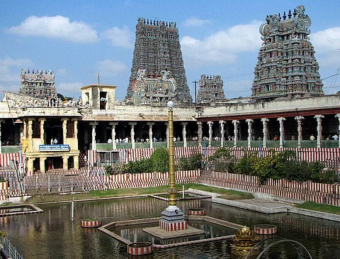 ஸ்ரீ மதுரை மீனாட்சி அம்மன் கோயில்.