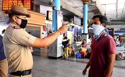 ஆந்திரத்தில் மேலும் 82 பேருக்கு கரோனா உறுதி