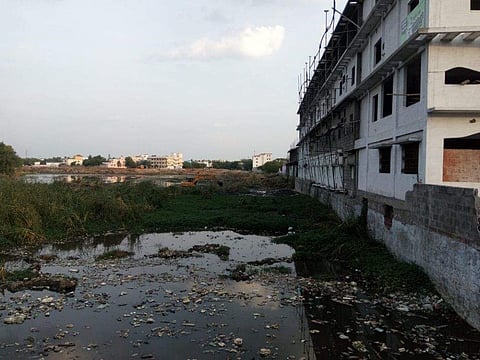 14 ஏக்கராக சுருங்கிவிட்ட 44 ஏக்கர் ஈரோடு கனிராவுத்தர்குளம்