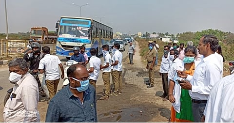 மாநில எல்லையான சூசூவாடியில் கரோனா நோய் தடுப்புப் பணிகளை நேரில் ஆய்வு செய்தாா் மாவட்ட ஆட்சியா் எஸ்.பிரபாகா்