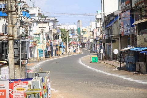 தமிழகத்தில் நாளை காலை 5 மணி வரை ஊரடங்கு நீட்டிப்பு!