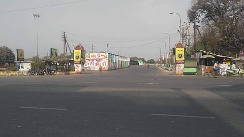 சுய ஊரடங்கு: மக்கள் நடமாட்டம் இன்றி வெறிச்சோடிய விழுப்புரம்