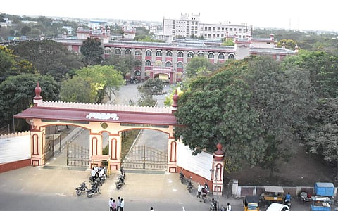 ஏரிகளை விழுங்கியதால், தண்ணீருக்காக தவிக்கும் நிலை