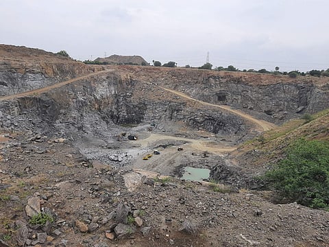 கிரஷர்களால் கீழே செல்லும் நீர்மட்டம்