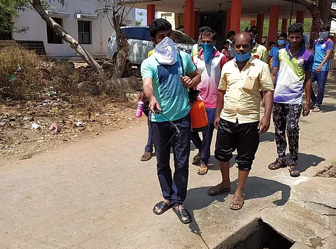 மணப்பாறை அருகே தனது சொந்த கிராமத்தில் தூய்மைப் பணியில் ஈடுபட்ட நடிகர் விமல்