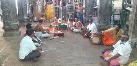 கோவில்பட்டி செண்பகவல்லி அம்மன் கோயிலில் நடைபெற்ற சிறப்பு ஹோமம்.