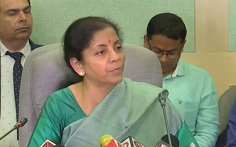 யெஸ் வங்கியில் டெபாசிட் செய்யப்பட்டுள்ள பணம் பாதுகாப்பாக உள்ளது: நிர்மலா சீதாராமன்