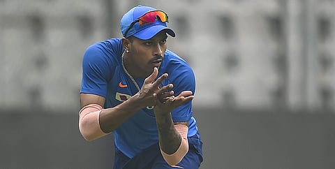 மீண்டும் சிக்ஸர் மழை: 55 பந்துகளில் 158 ரன்கள் குவித்த பாண்டியா!